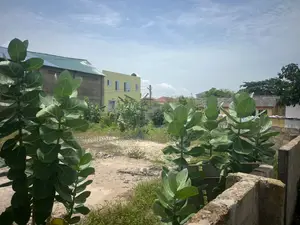 1plot for Sale at South La Estate