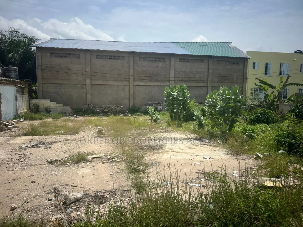 1plot for Sale at South La Estate
