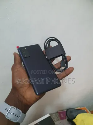 Photo - New Samsung Galaxy S20 FE 128 GB Blue