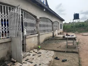 4bdrm House in Adesina, Kumasi Metropolitan for sale