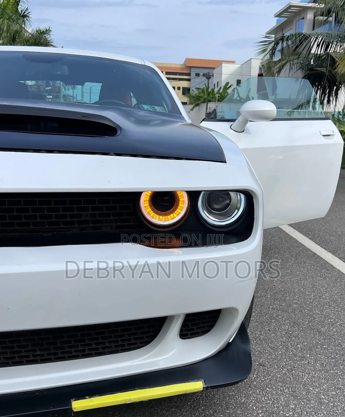 Dodge Challenger SXT RWD 2018 White