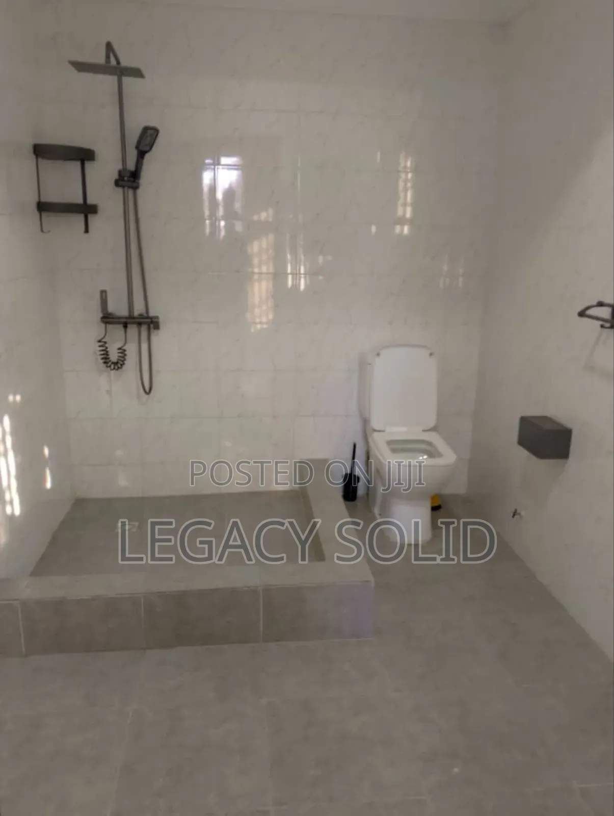 3bdrm Apartment in 𝙻𝚎𝚐𝚊𝚌𝚢 𝚜𝚘𝚕𝚒𝚍 𝚛𝚎𝚊𝚕, Addogonno for rent