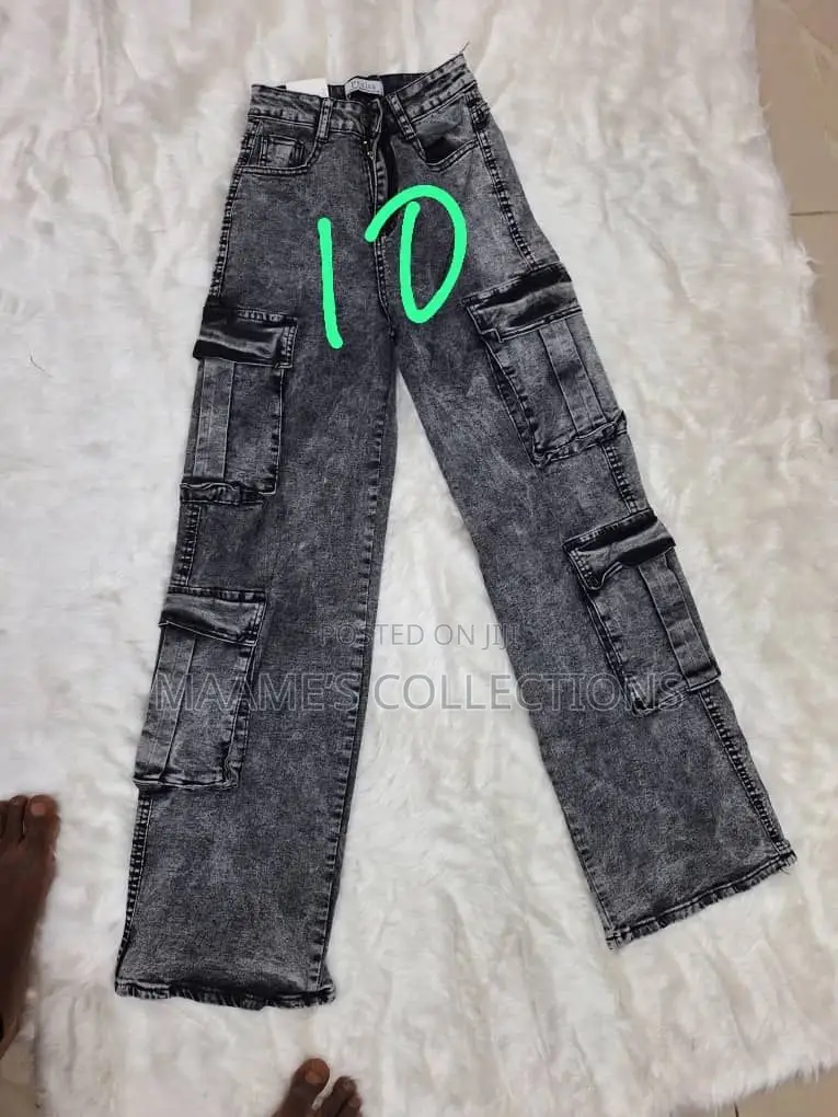 Women’S High Wasted Cargo Jeans.