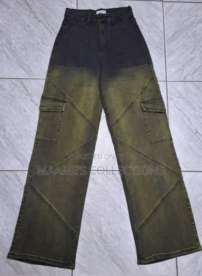 Women’S High Wasted Cargo Jeans.