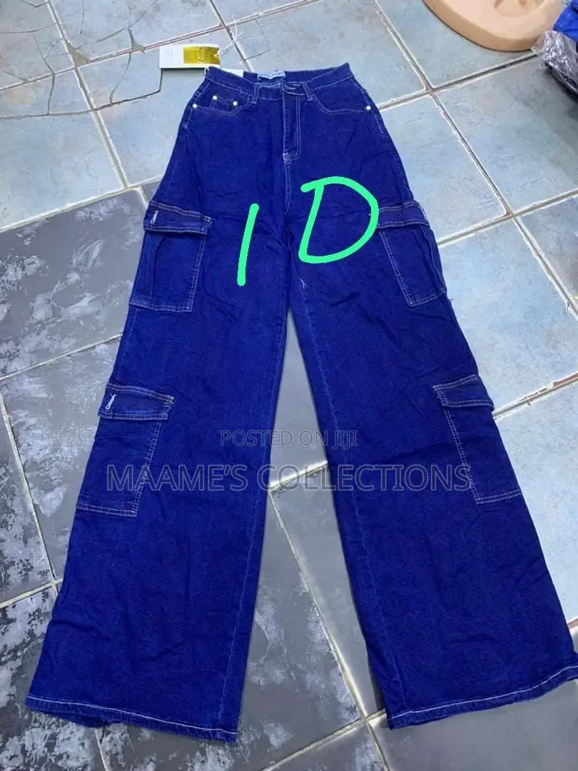 Women’S High Wasted Cargo Jeans.