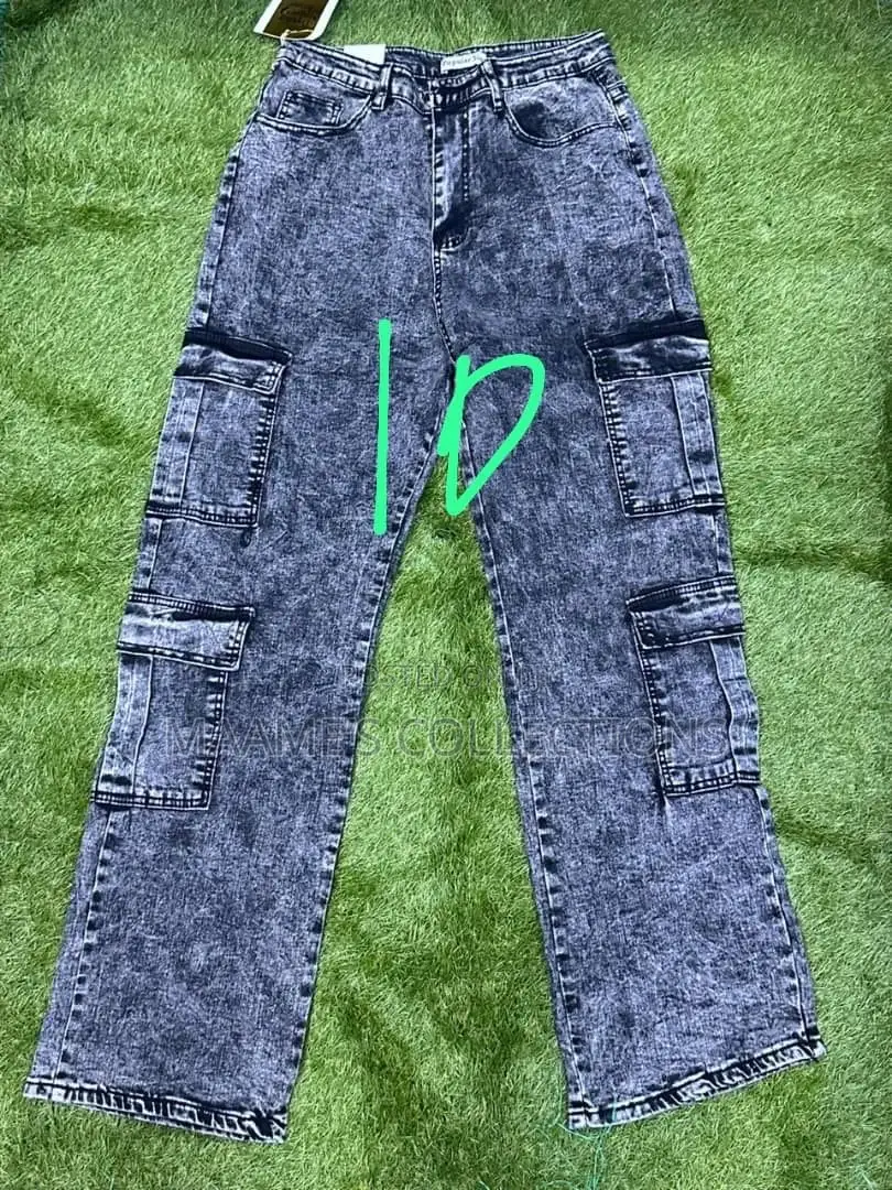Women’S High Wasted Cargo Jeans.