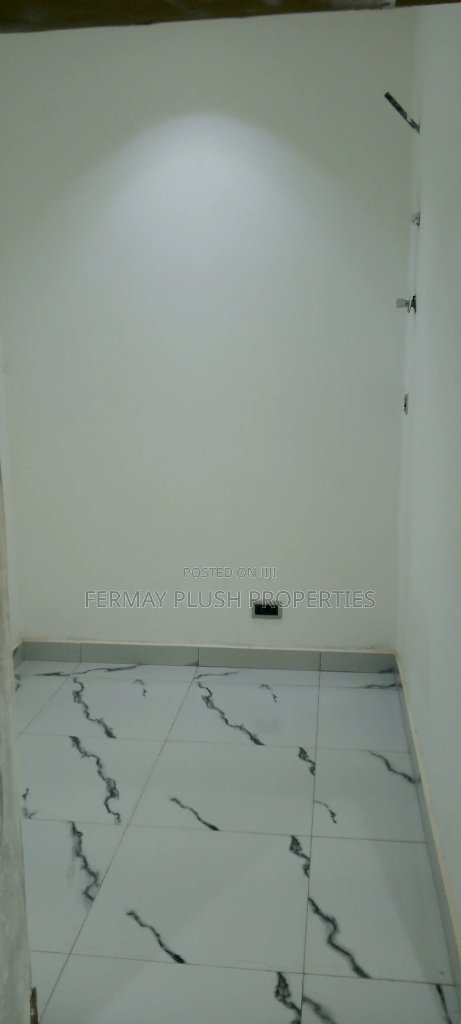 4bdrm Mansion in Newly Built Machine, Accra Metropolitan for sale