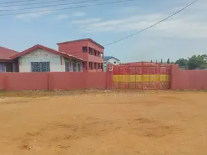 9bdrm House in Dawhenya Tema for sale