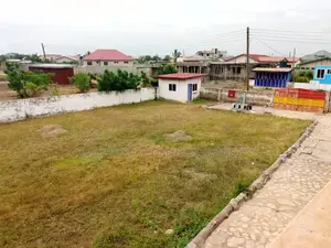 9bdrm House in Dawhenya Tema for sale