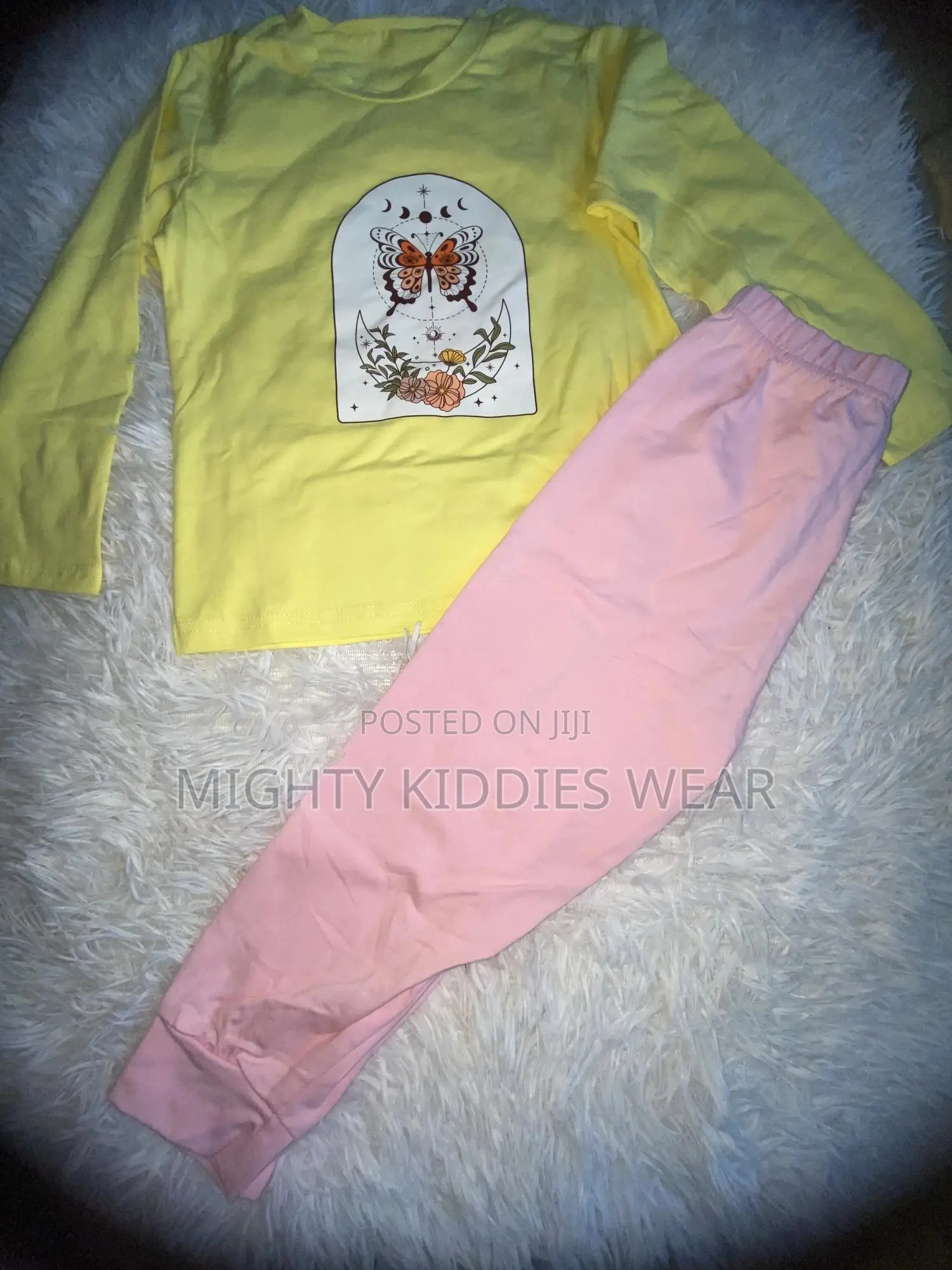 2 Piece Girls Outfit Ages 4-5yrs