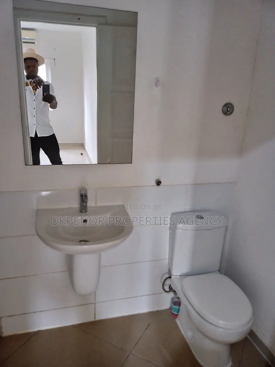 3bdrm Apartment in Shiashie East Legon Accra Metropolitan for sale