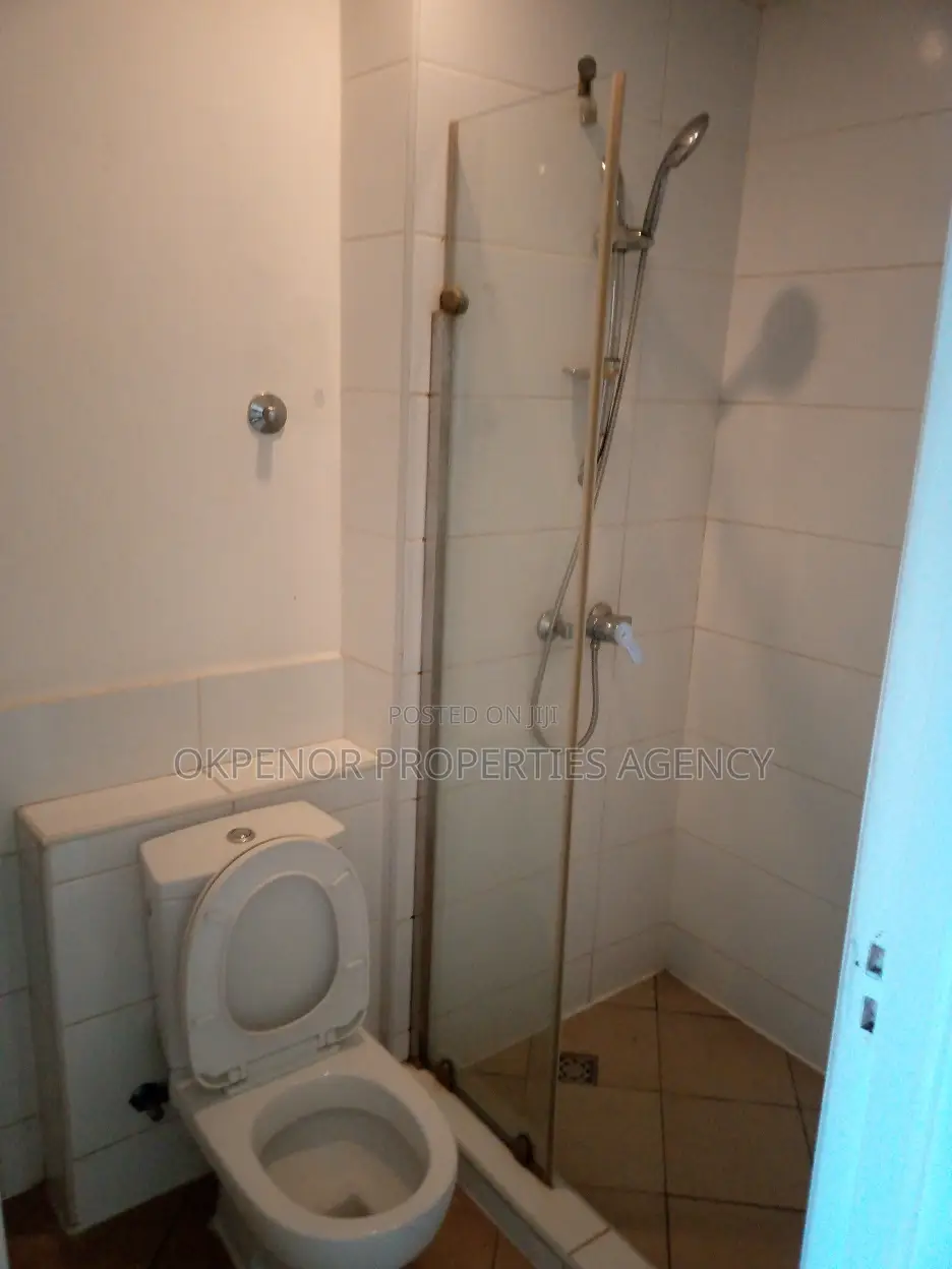 3bdrm Apartment in Shiashie East Legon Accra Metropolitan for sale
