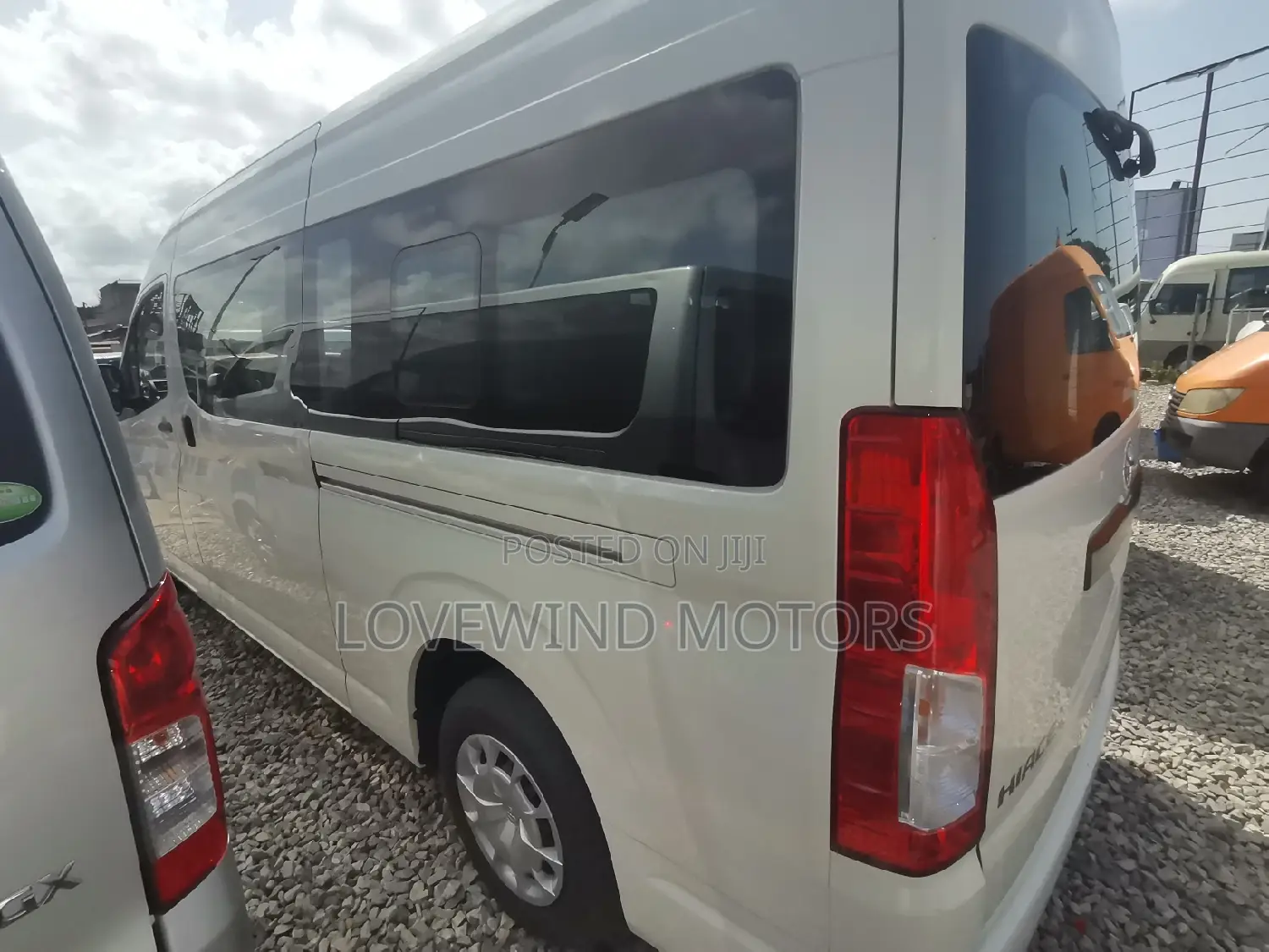 Toyota HiAce 2010 White