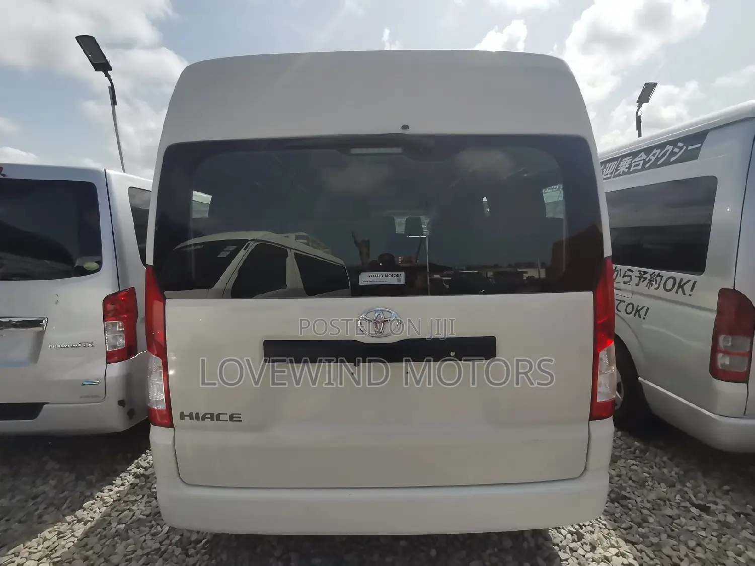 Toyota HiAce 2010 White