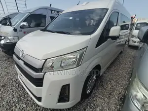 Toyota HiAce 2010 White
