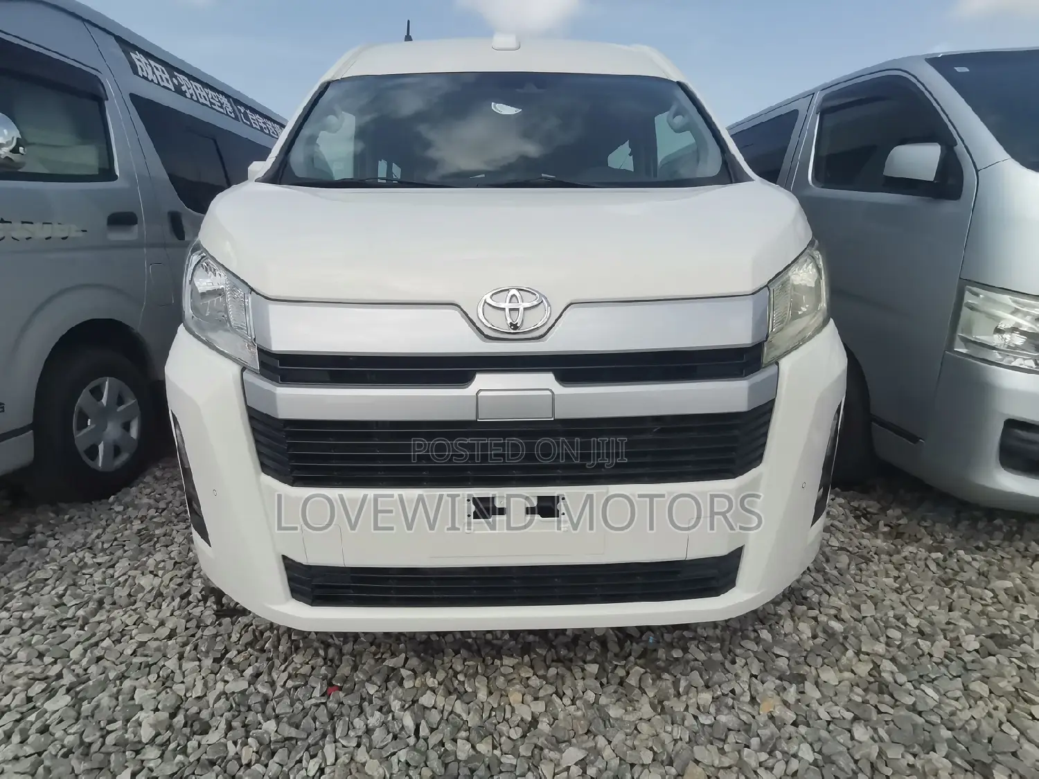 Toyota HiAce 2010 White