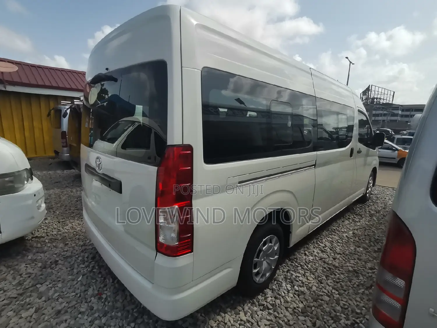 Toyota HiAce 2010 White