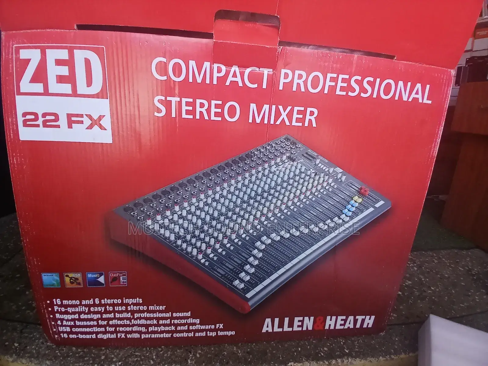Zed Professional Stereo Mixer ( 22fx Channels