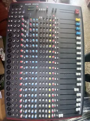 Zed Professional Stereo Mixer ( 22fx Channels