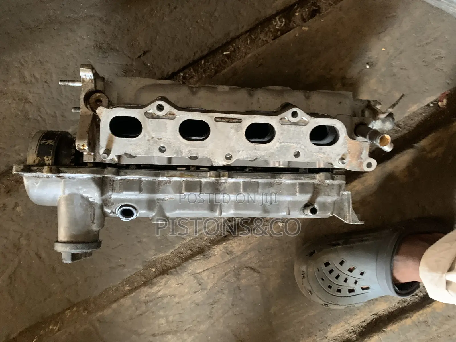 Toyota Vitz Engine Head 4 Plugs