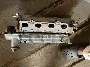 Toyota Vitz Engine Head 4 Plugs