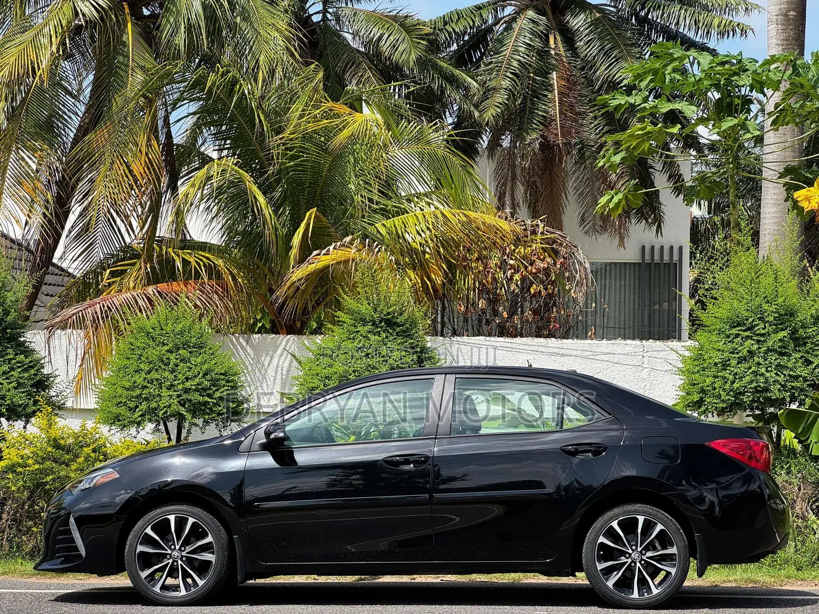 Toyota Corolla XSE 4dr Sedan (1.8L 4cyl CVT) 2017 Black
