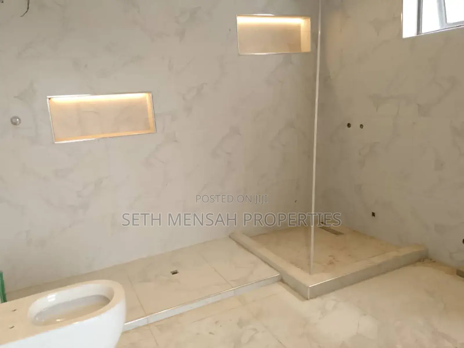 5bdrm House in Nmai-Dzorn for sale