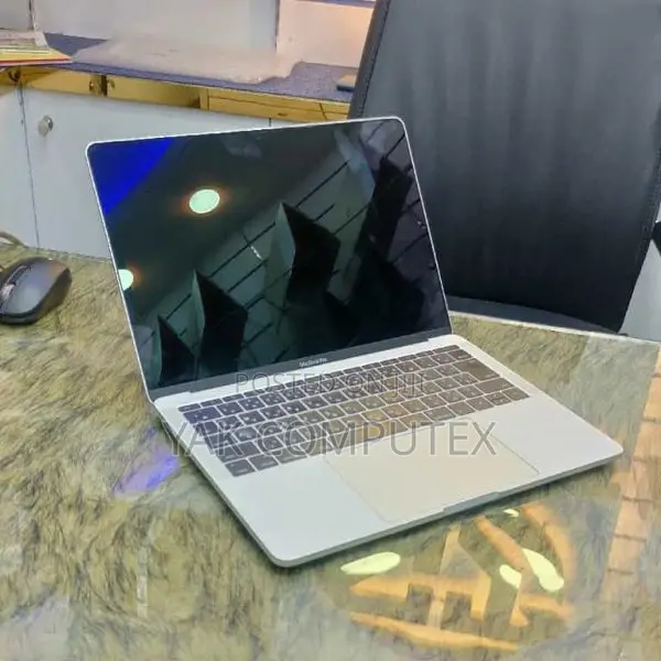 Laptop Apple MacBook Pro 2016 8GB Intel Core i5 SSD 256GB