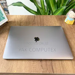 Laptop Apple MacBook Pro 2018 16GB Intel Core i7 SSD 256GB