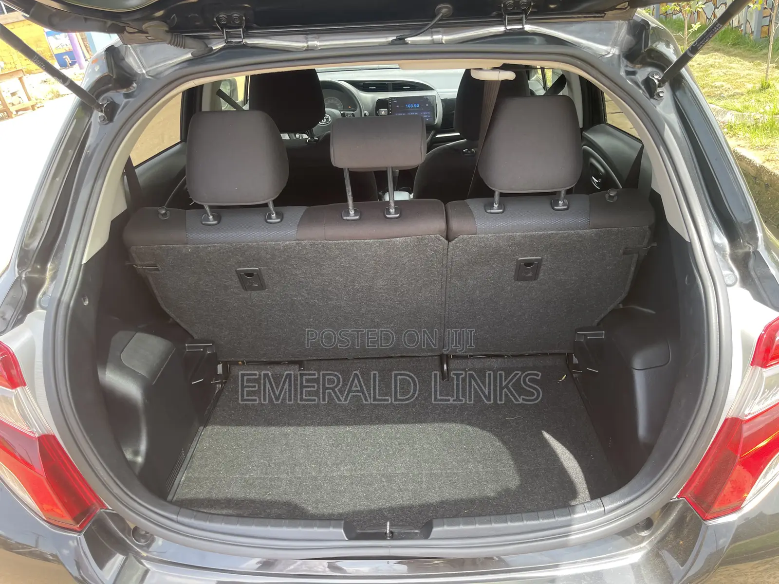 Toyota Vitz 2016 Black