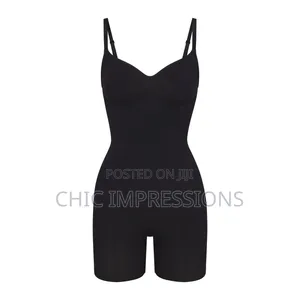 Photo - Snatching Seamless Body Shaper