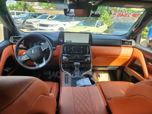 Lexus LX 2024 Green