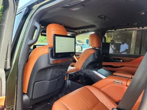 Lexus LX 2024 Green