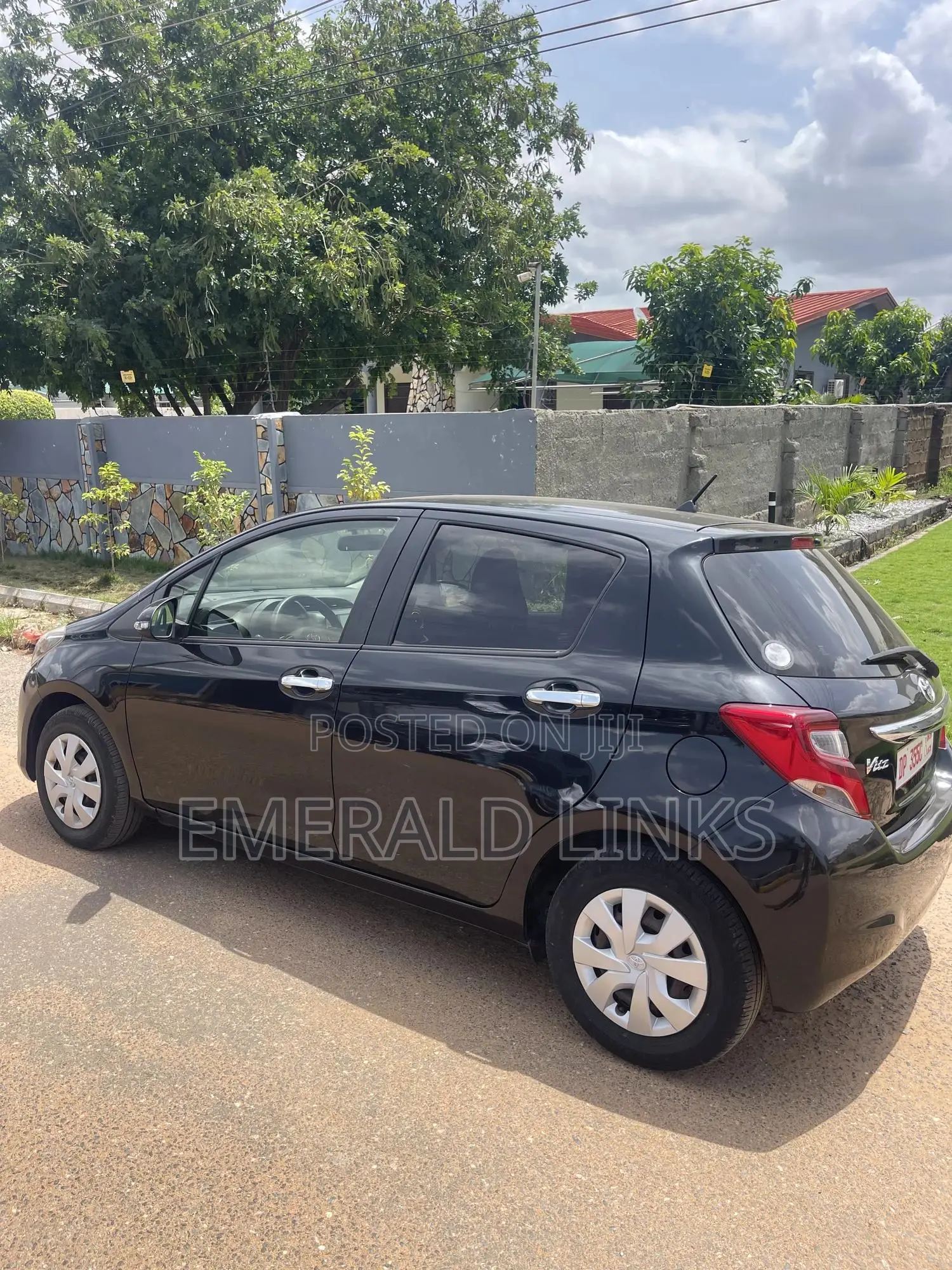 Toyota Vitz 2016 Black