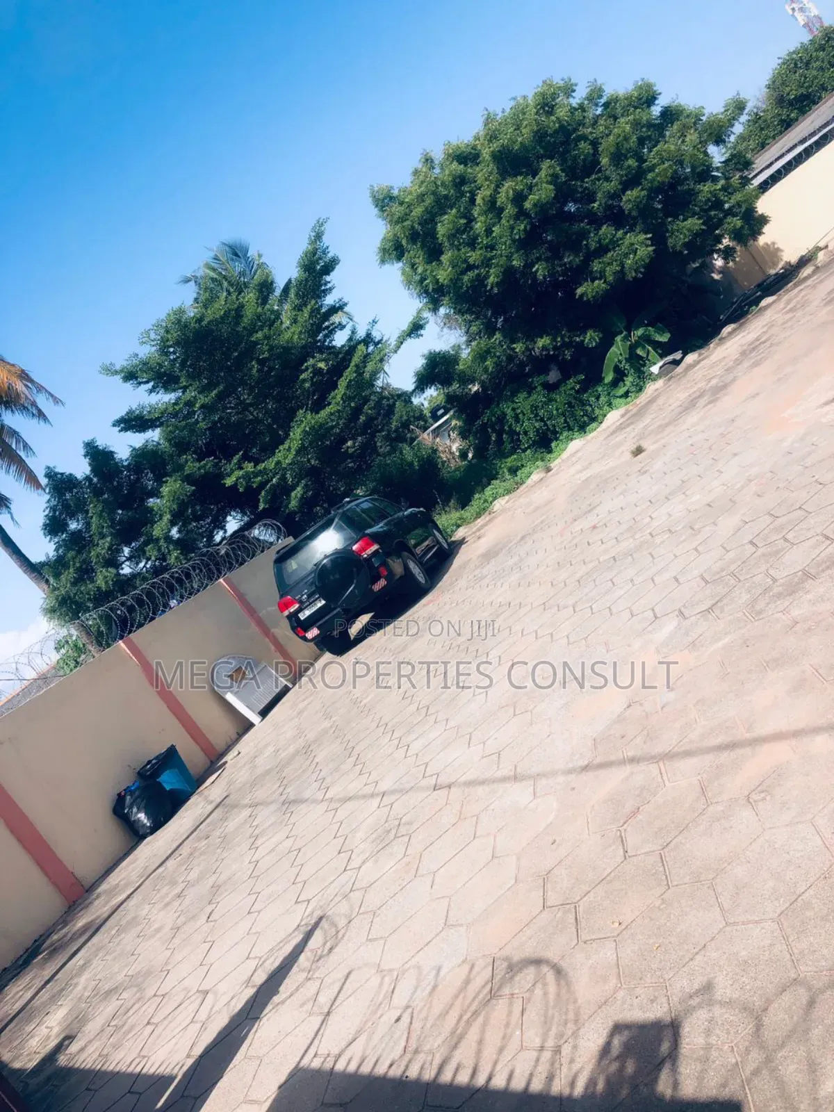 Plot of Land for Sale at Race Course Lapaz