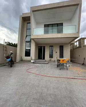 4bdrm House in Lakeside Estate for sale