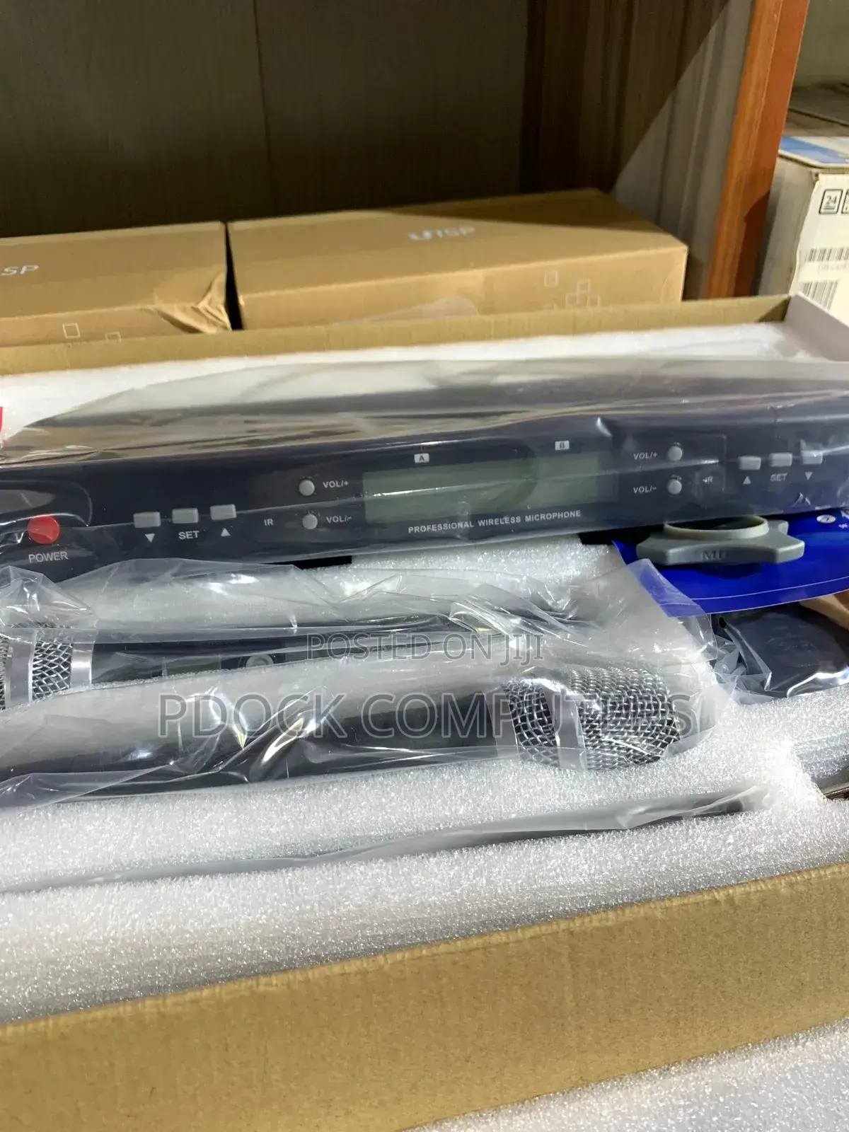 Professional 2 in 1 Wireless Microphone Intelligent