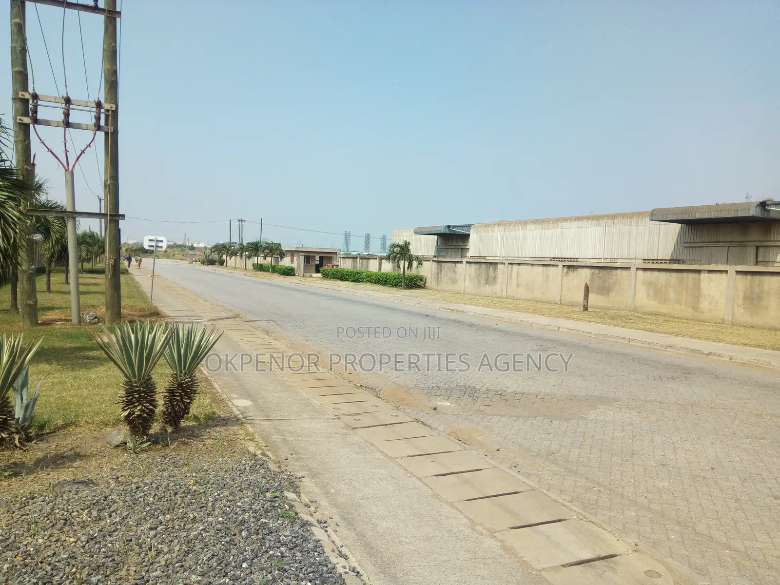 Warehouse for Rent at Freezone