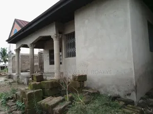 4bdrm House in Brother K Estate, Kumasi Metropolitan for sale
