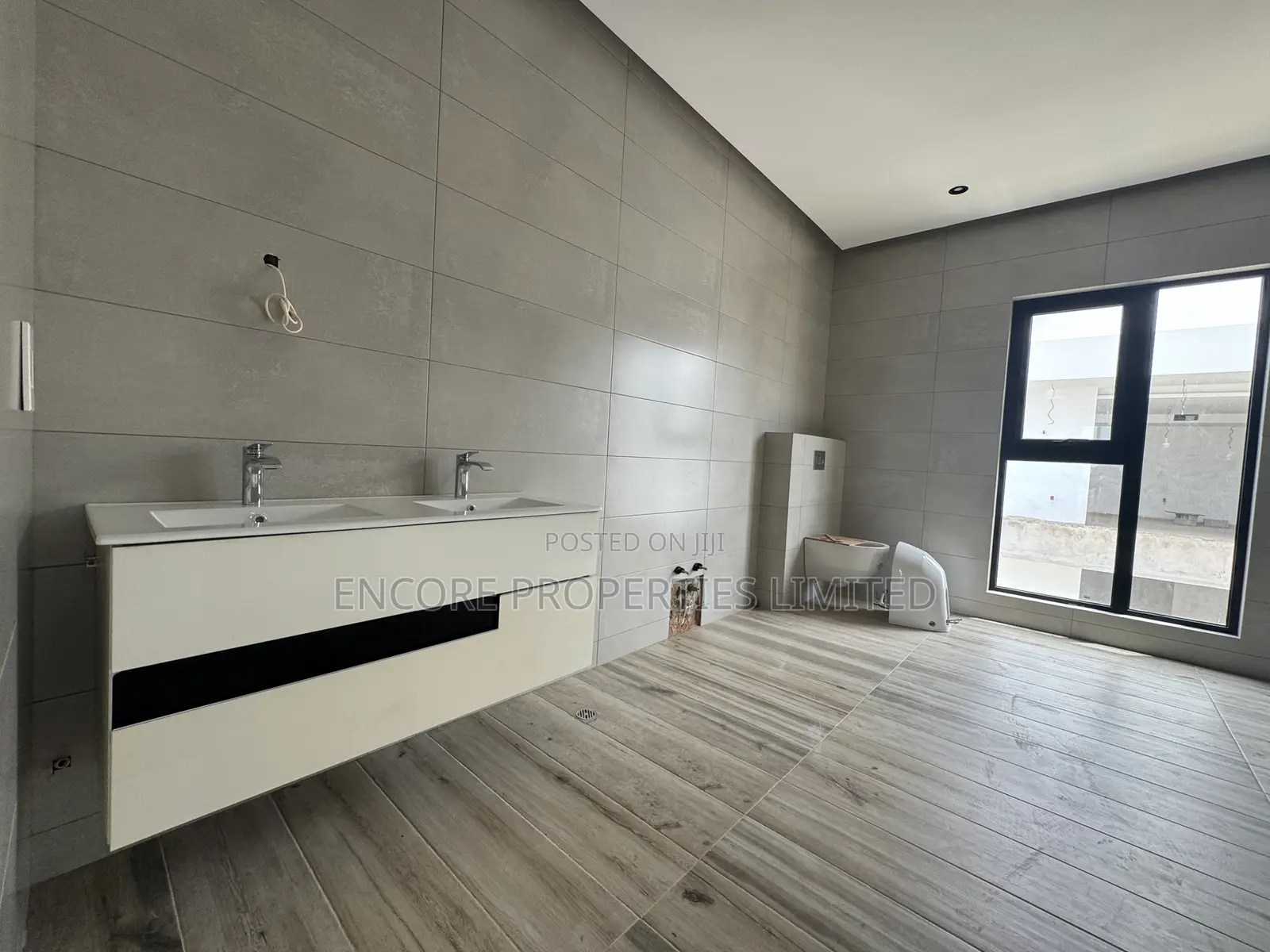 5bdrm House in Encore Properties, Dzorwulu for sale
