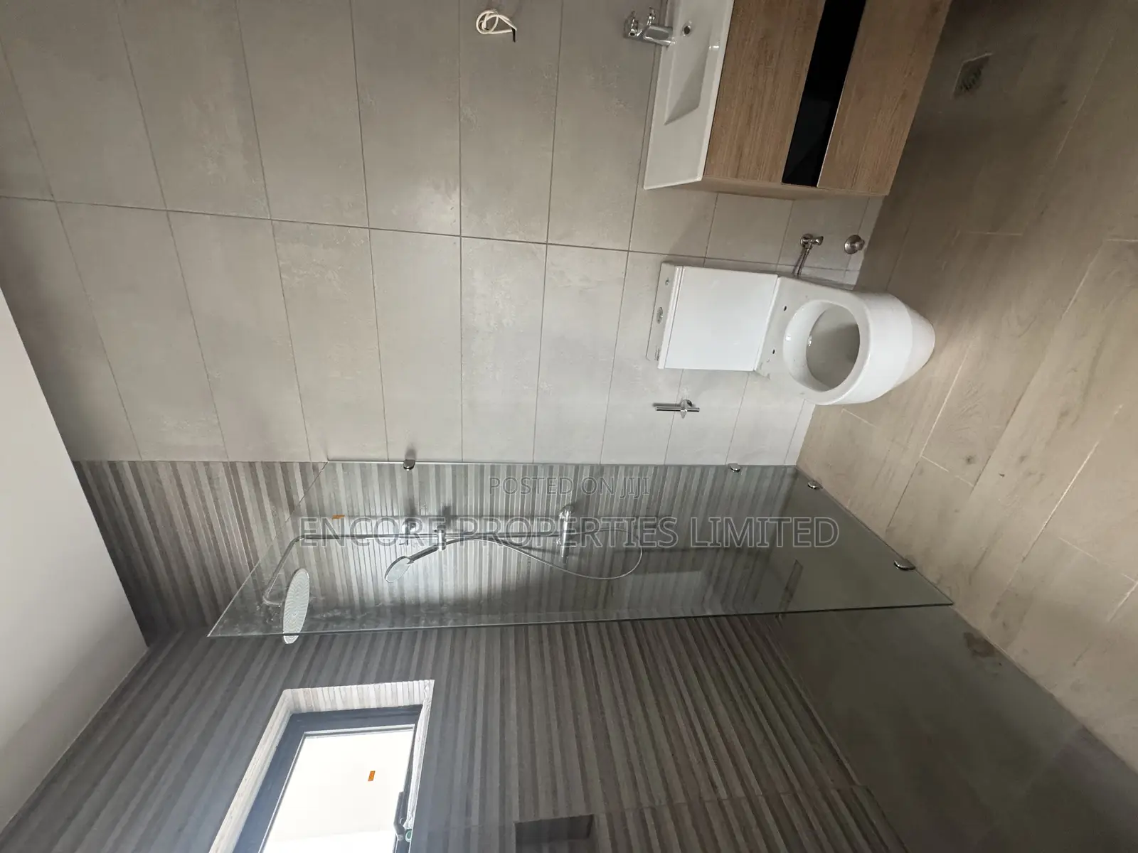 5bdrm House in Encore Properties, Dzorwulu for sale
