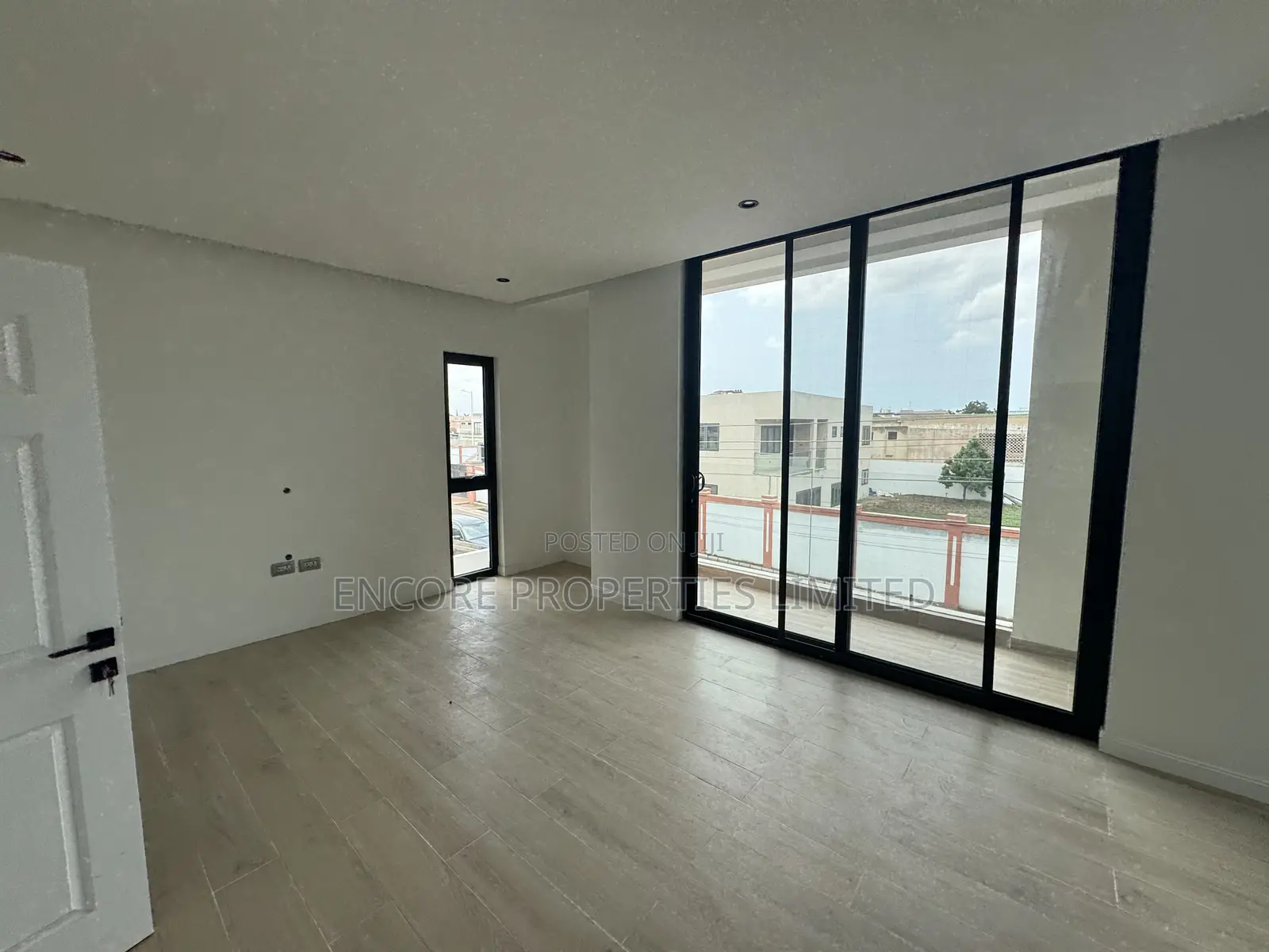 5bdrm House in Encore Properties, Dzorwulu for sale