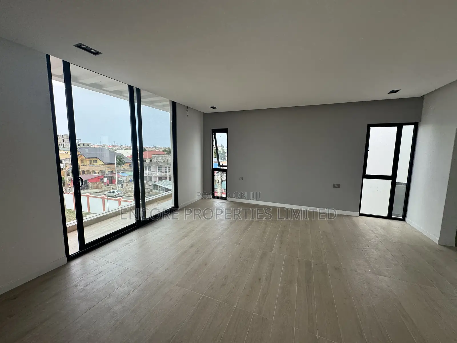 5bdrm House in Encore Properties, Dzorwulu for sale