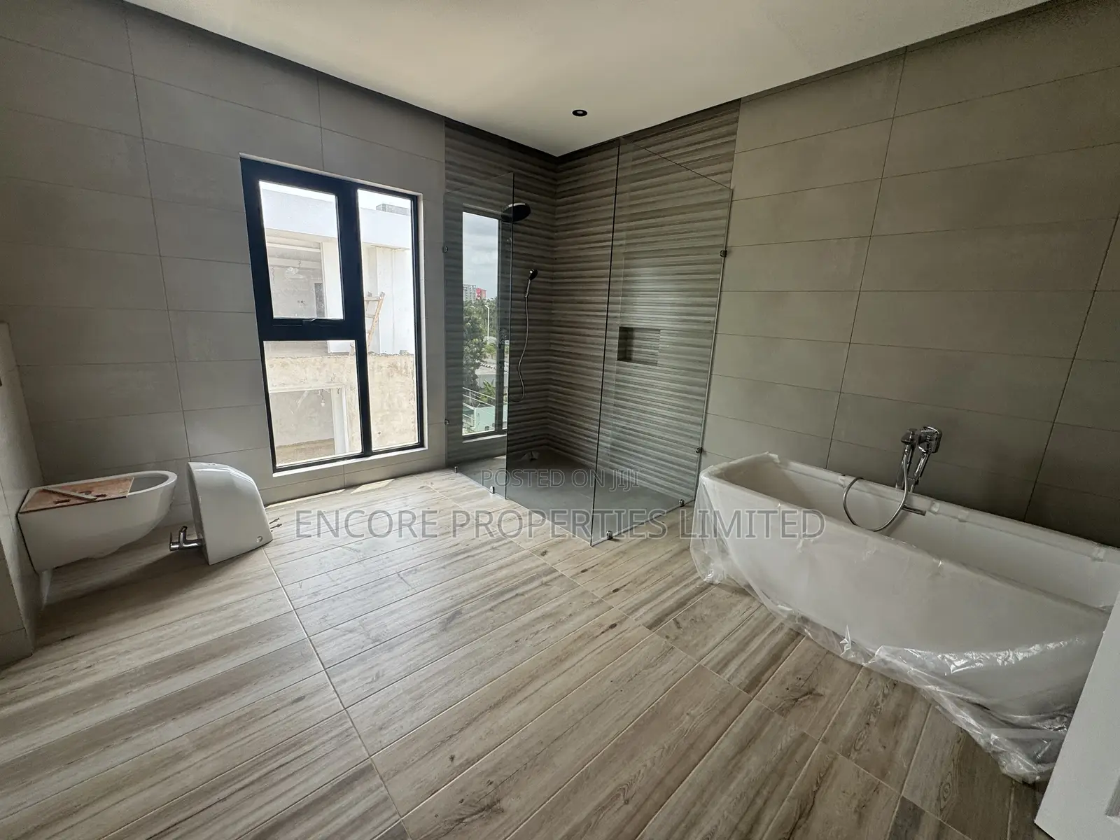 5bdrm House in Encore Properties, Dzorwulu for sale