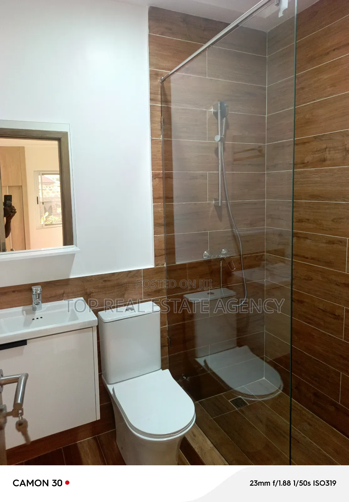 3bdrm Duplex in ,,, K. Bee, Oyarifa for sale