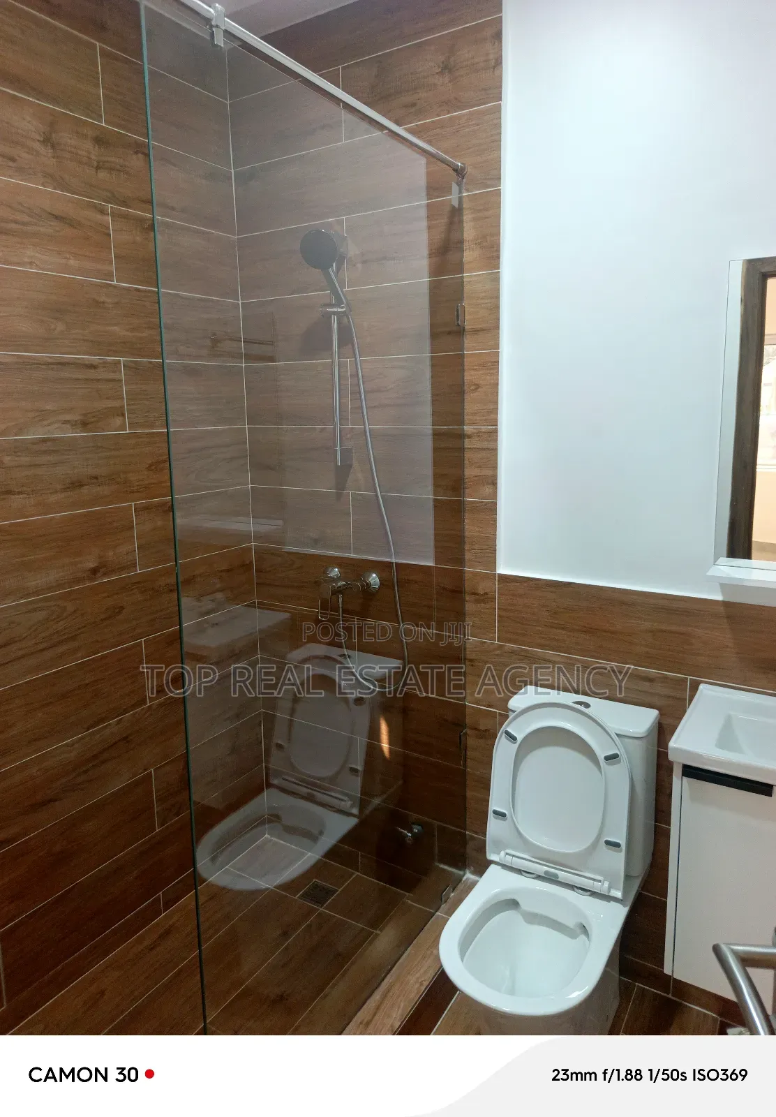 3bdrm Duplex in ,,, K. Bee, Oyarifa for sale