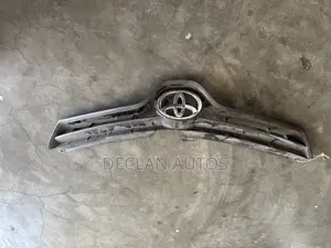 Toyota Corolla 2014 Top Grille