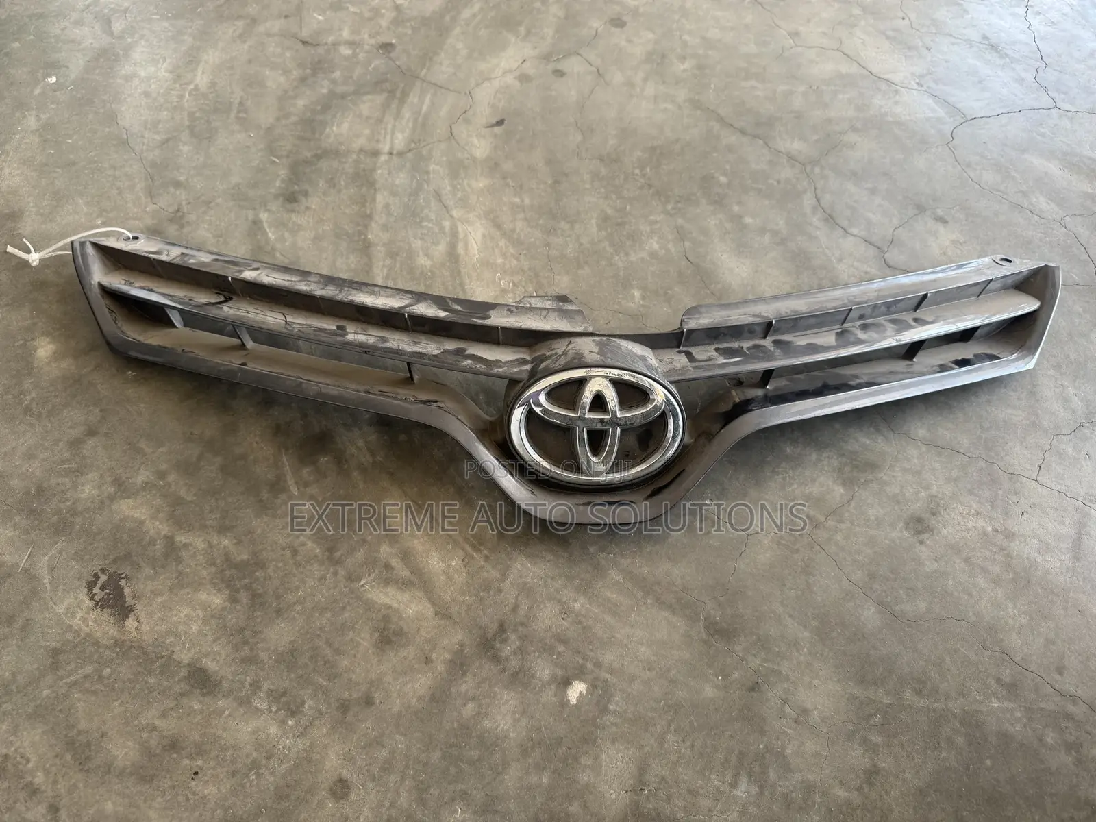 Toyota Corolla 2014 Top Grille