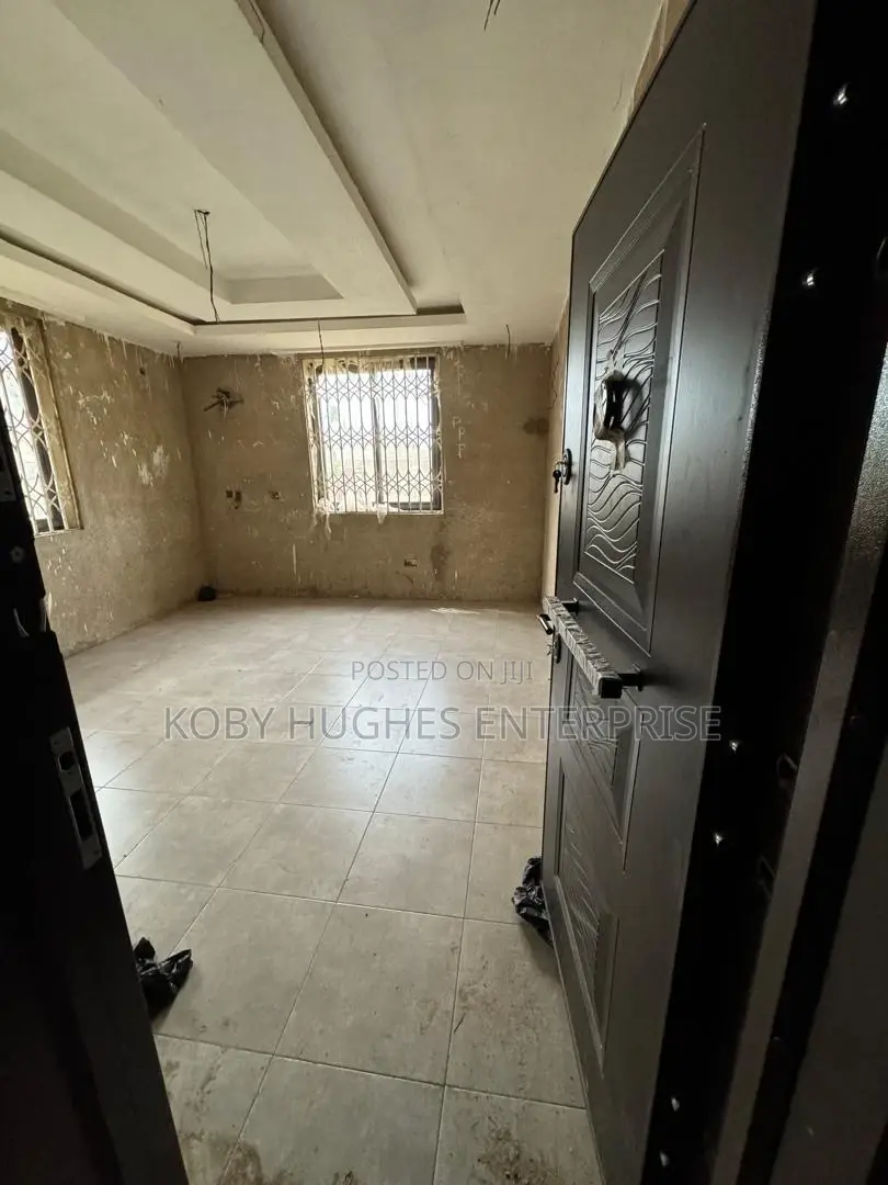 5bdrm House in Adenta for sale