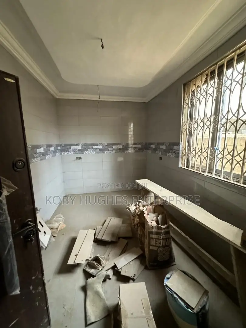 5bdrm House in Adenta for sale